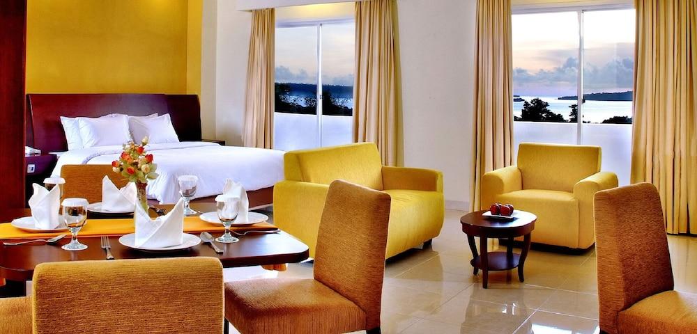 Aston Niu Manokwari Hotel & Conference Center Exterior foto