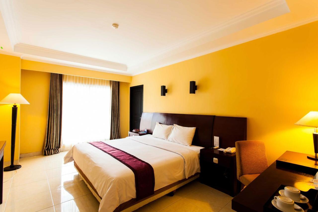Aston Niu Manokwari Hotel & Conference Center Exterior foto