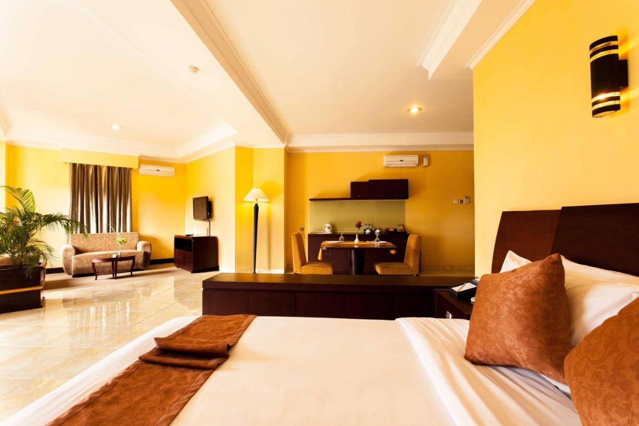 Aston Niu Manokwari Hotel & Conference Center Exterior foto